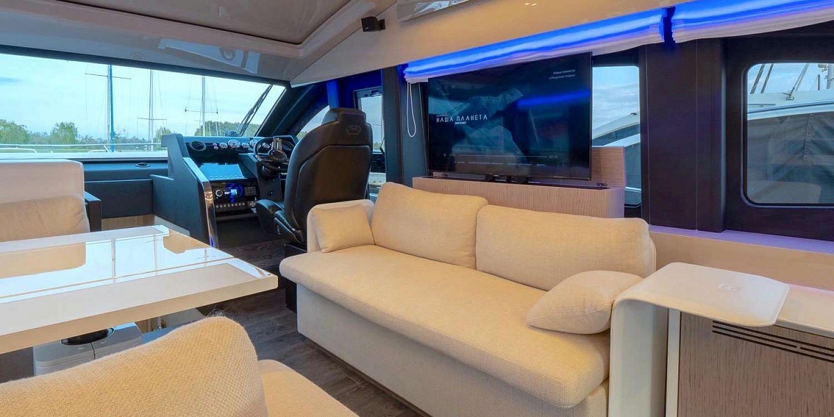 Продается моторная яхта с флайбриджем CRANCHI E52S